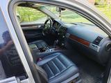 Volkswagen Touareg 2006 года за 5 500 000 тг. в Астана – фото 5