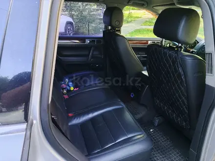 Volkswagen Touareg 2006 года за 5 500 000 тг. в Астана – фото 6