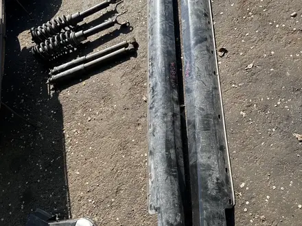 Резинки порог на дверь лодочка на крышу и мольдинги за 11 100 тг. в Алматы – фото 11