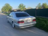 Mercedes-Benz E 320 2001 года за 6 000 000 тг. в Шымкент – фото 2