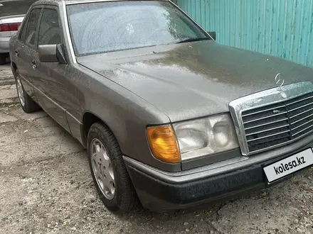 Mercedes-Benz E 230 1989 года за 1 200 000 тг. в Тараз – фото 2