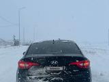 Hyundai Sonata 2016 года за 4 700 000 тг. в Актобе – фото 2