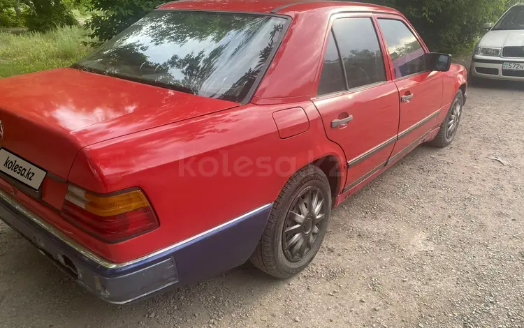 Mercedes-Benz E 250 1988 года за 1 000 000 тг. в Караганда