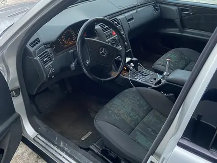 Mercedes-Benz E 320 1998 года за 4 300 000 тг. в Астана – фото 10