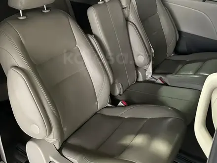 Toyota Sienna 2017 года за 15 500 000 тг. в Атырау – фото 5