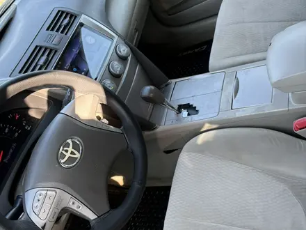 Toyota Camry 2011 года за 3 800 000 тг. в Атырау – фото 4