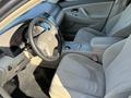 Toyota Camry 2011 года за 3 800 000 тг. в Атырау – фото 2