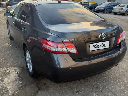 Toyota Camry 2011 года за 3 800 000 тг. в Атырау – фото 13