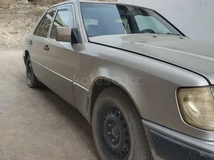 Mercedes-Benz E 200 1991 года за 1 000 000 тг. в Аягоз – фото 4