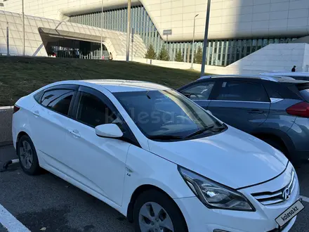 Hyundai Solaris 2014 года за 3 550 000 тг. в Астана – фото 2
