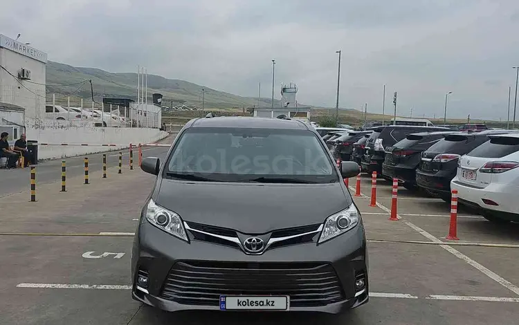 Toyota Sienna 2015 годаfor6 500 000 тг. в Алматы