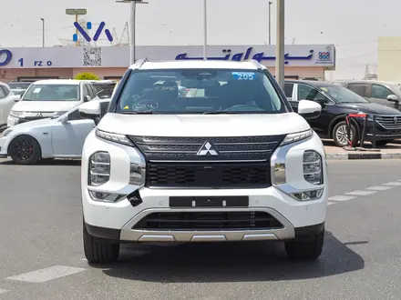 Mitsubishi Outlander 2023 года за 11 186 128 тг. в Алматы – фото 2