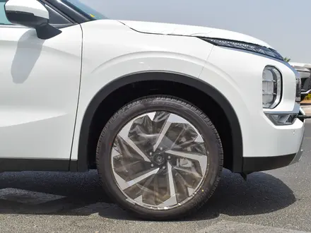 Mitsubishi Outlander 2023 года за 11 186 128 тг. в Алматы – фото 7