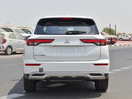 Mitsubishi Outlander 2023 года за 11 186 128 тг. в Алматы – фото 5