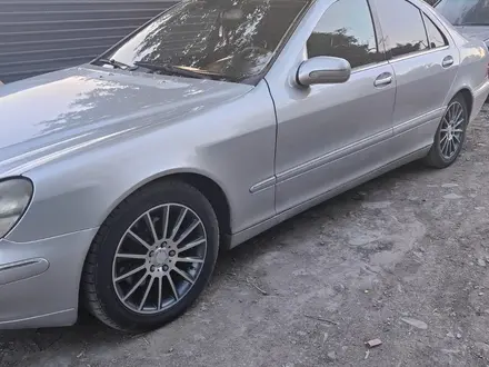 Mercedes-Benz S 320 2000 года за 4 000 000 тг. в Астана – фото 3