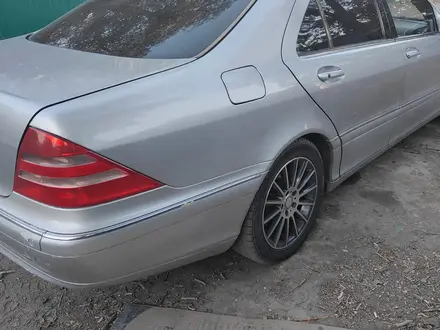 Mercedes-Benz S 320 2000 года за 4 000 000 тг. в Астана – фото 6