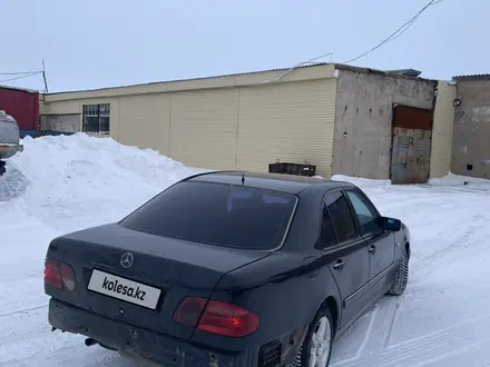 Mercedes-Benz E 230 1997 года за 2 500 000 тг. в Караганда – фото 4