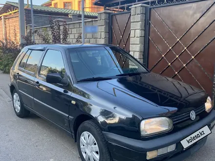 Volkswagen Golf 1994 года за 1 800 000 тг. в Алматы – фото 3