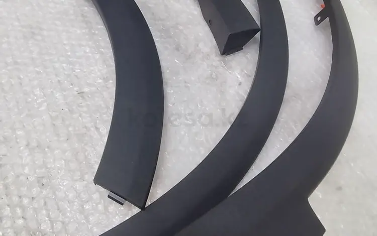 Накладка, молдинг на крыло оригинал за 15 000 тг. в Алматы