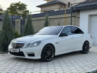 Mercedes-Benz E 63 AMG