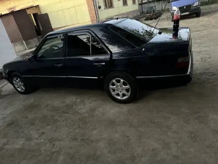 Mercedes-Benz E 230 1989 года за 1 450 000 тг. в Кызылорда – фото 3