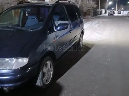 Volkswagen Sharan 1996 года за 1 700 000 тг. в Атырау