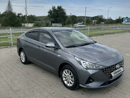 Hyundai Accent 2021 года за 8 200 000 тг. в Семей – фото 3