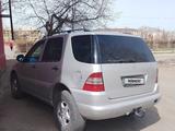 Mercedes-Benz ML 230 1998 года за 3 200 000 тг. в Курчатов – фото 2