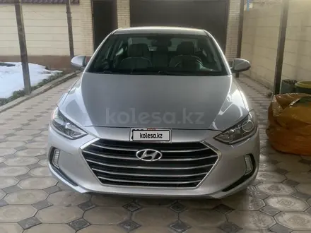 Hyundai Elantra 2017 года за 5 600 000 тг. в Шымкент