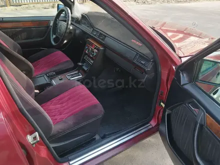 Mercedes-Benz E 220 1993 года за 2 500 000 тг. в Караганда – фото 8