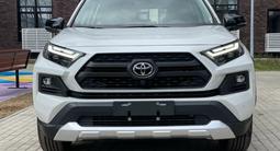 Toyota RAV4 2023 года за 14 800 000 тг. в Алматы – фото 2