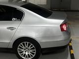 Volkswagen Passat 2006 года за 3 500 000 тг. в Астана – фото 3
