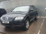 Volkswagen Touareg 2005 года за 4 200 000 тг. в Астана – фото 4
