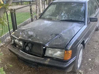 Mercedes-Benz 190