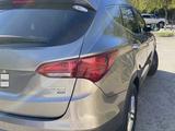 Hyundai Santa Fe 2018 года за 5 600 000 тг. в Атырау – фото 4