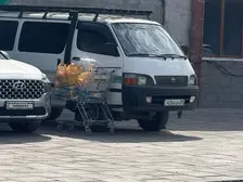 Toyota HiAce, 2004