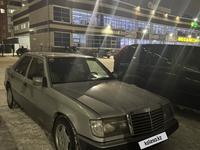 Mercedes-Benz E 220 1993 года за 2 200 000 тг. в Караганда