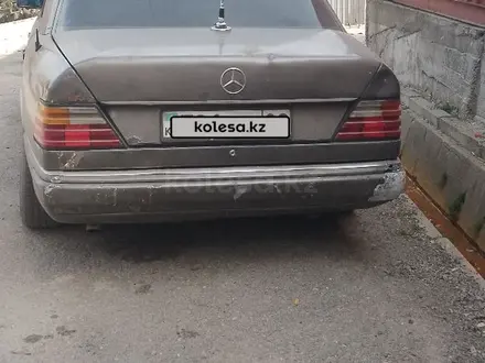 Mercedes-Benz E 230 1992 года за 1 000 000 тг. в Алматы – фото 4