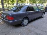 Mercedes-Benz E 230 1996 годаүшін2 100 000 тг. в Петропавловск – фото 5