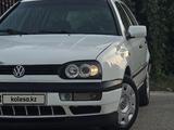 Volkswagen Golf 1994 года за 1 800 000 тг. в Алматы