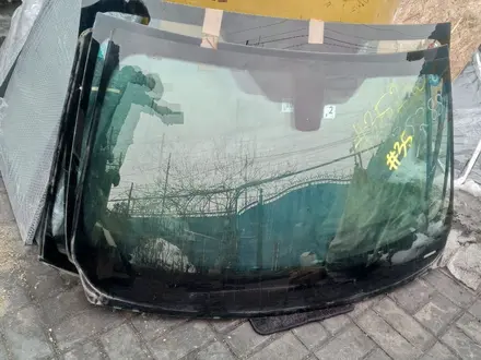 Лобовое стекло за 30 000 тг. в Алматы