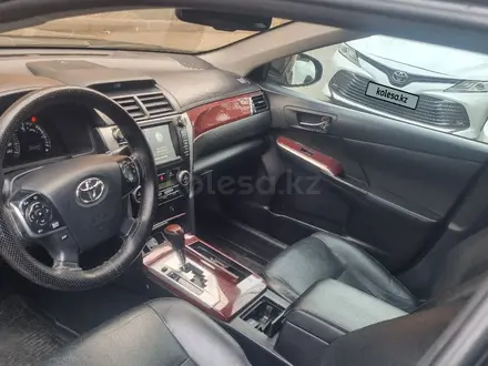 Toyota Camry 2014 года за 7 550 000 тг. в Алматы – фото 11