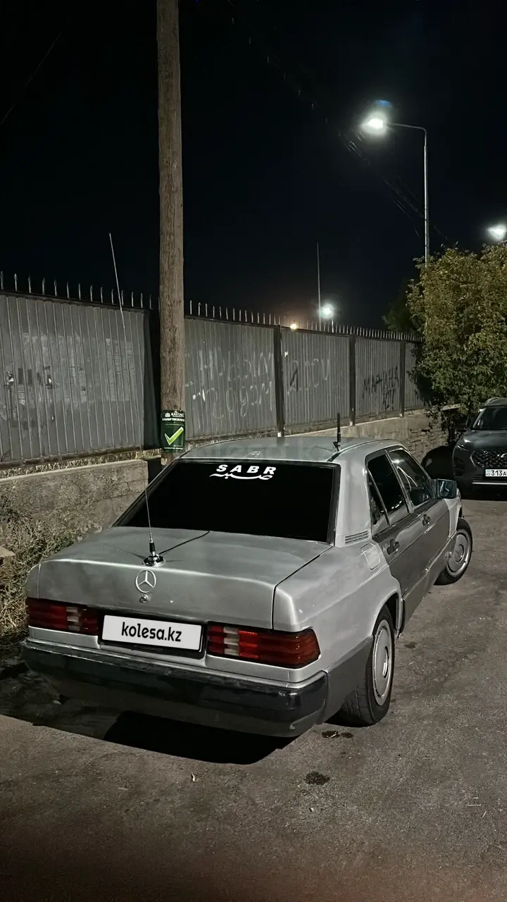 Mercedes-Benz 190, 1990