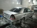 Mercedes-Benz C 180 1999 годаүшін2 000 000 тг. в Актобе – фото 3