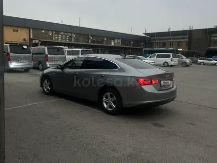 Chevrolet Malibu 2023 года за 8 900 000 тг. в Шымкент – фото 3