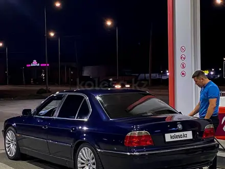 BMW 728 1998 года за 3 400 000 тг. в Атырау