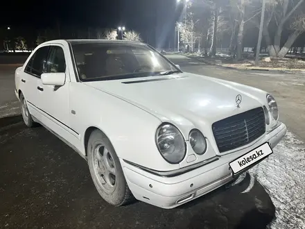 Mercedes-Benz E 240 1997 года за 2 050 000 тг. в Костанай – фото 3