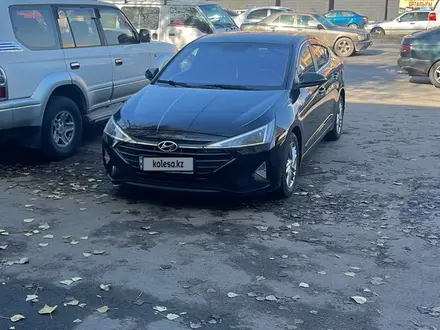 Hyundai Elantra 2019 года за 9 000 000 тг. в Алматы – фото 2