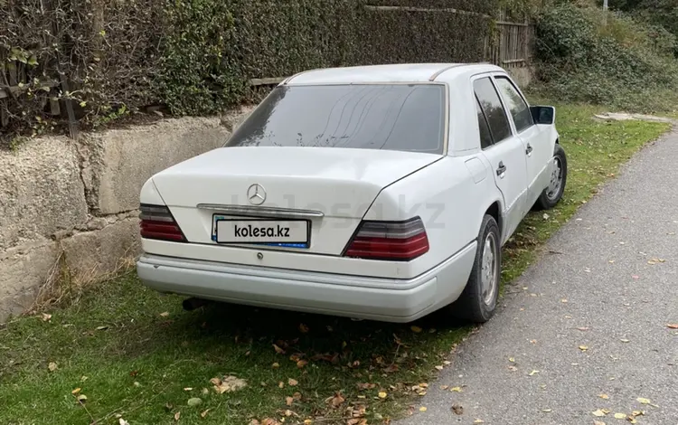 Mercedes-Benz E 200 1992 года за 1 400 000 тг. в Шымкент