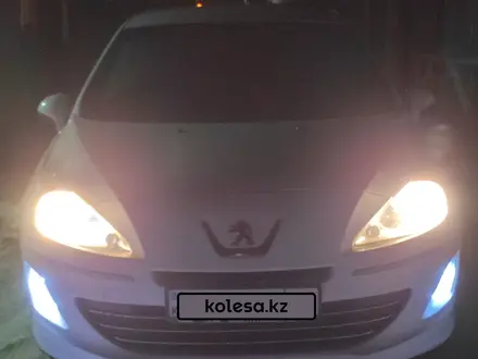 Peugeot 408 2013 года за 3 400 000 тг. в Атырау